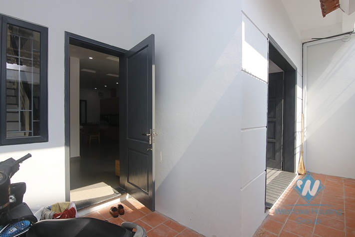 Nice and clean house for rent in Ngoc Thuy, Long Bien district, Ha Noi